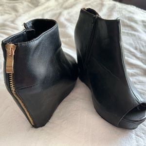 Torrid wedges
